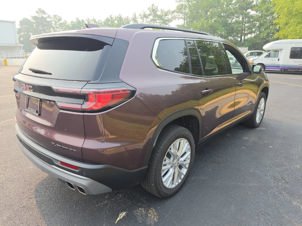 Used 2024 GMC Acadia Elevation w/ Luxury Package FWD image 11