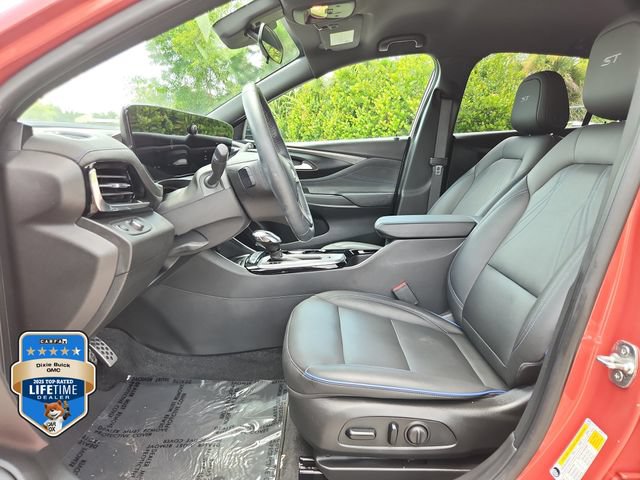 Certified 2024 Buick Envista Sport Touring w/ Convenience I Package FWD image 16
