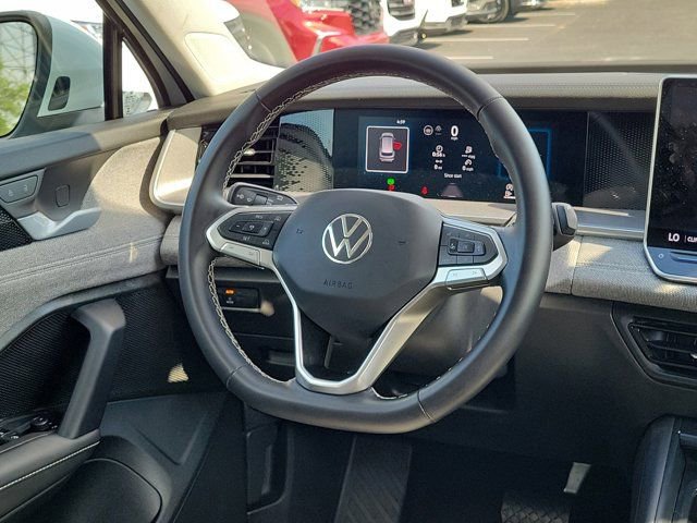 Used 2025 Volkswagen Tiguan S FWD image 3