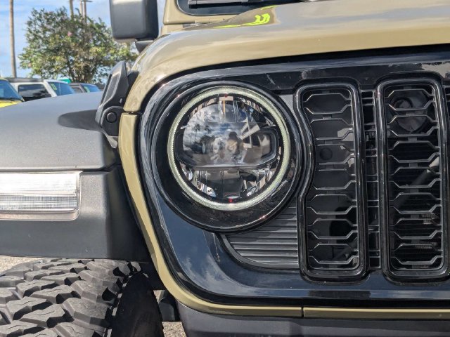 Used 2025 Jeep Wrangler Sport AWD/4WD image 10