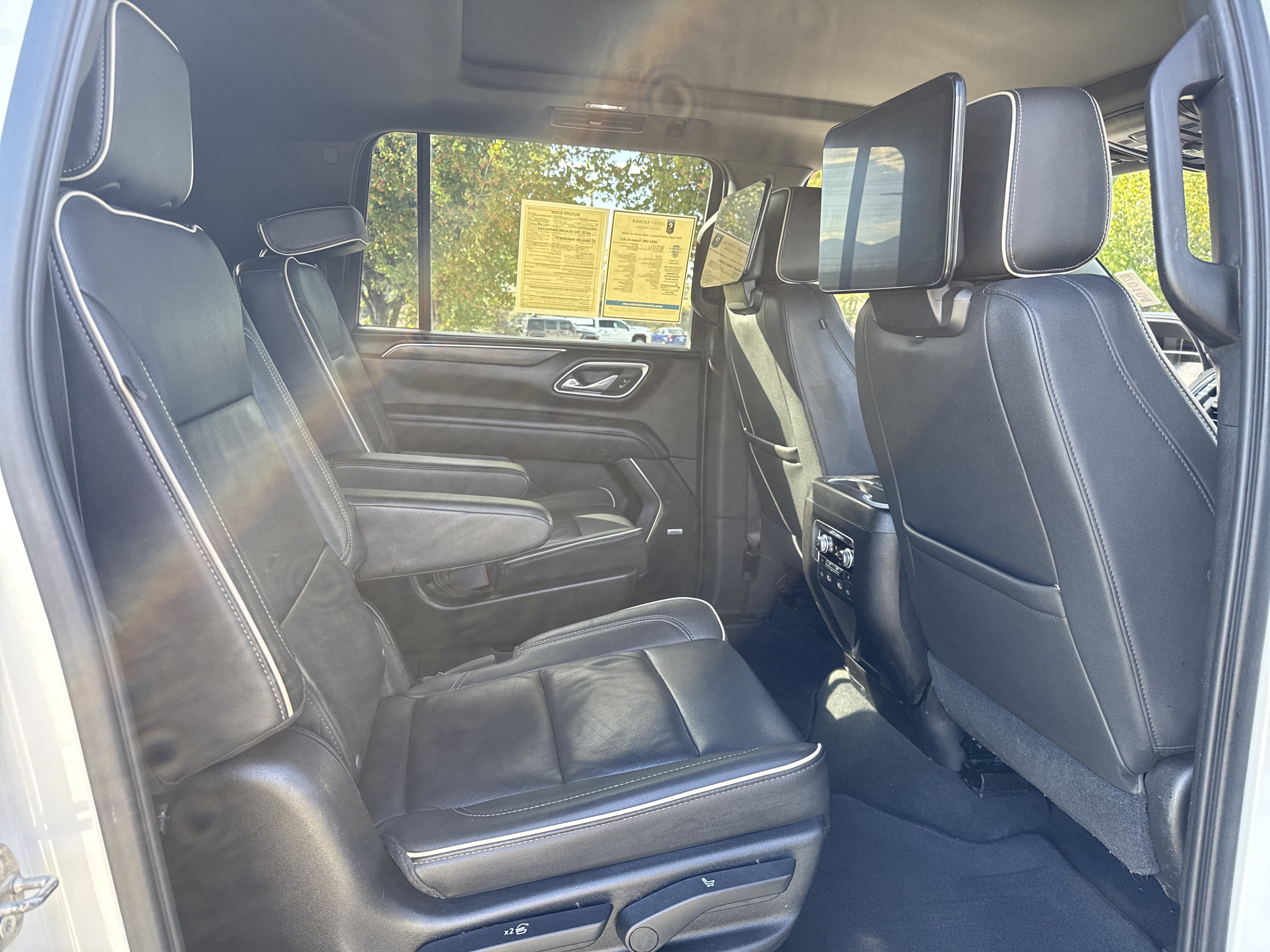Used 2021 GMC Yukon XL SLT w/ SLT Luxury Plus Package AWD/4WD image 24