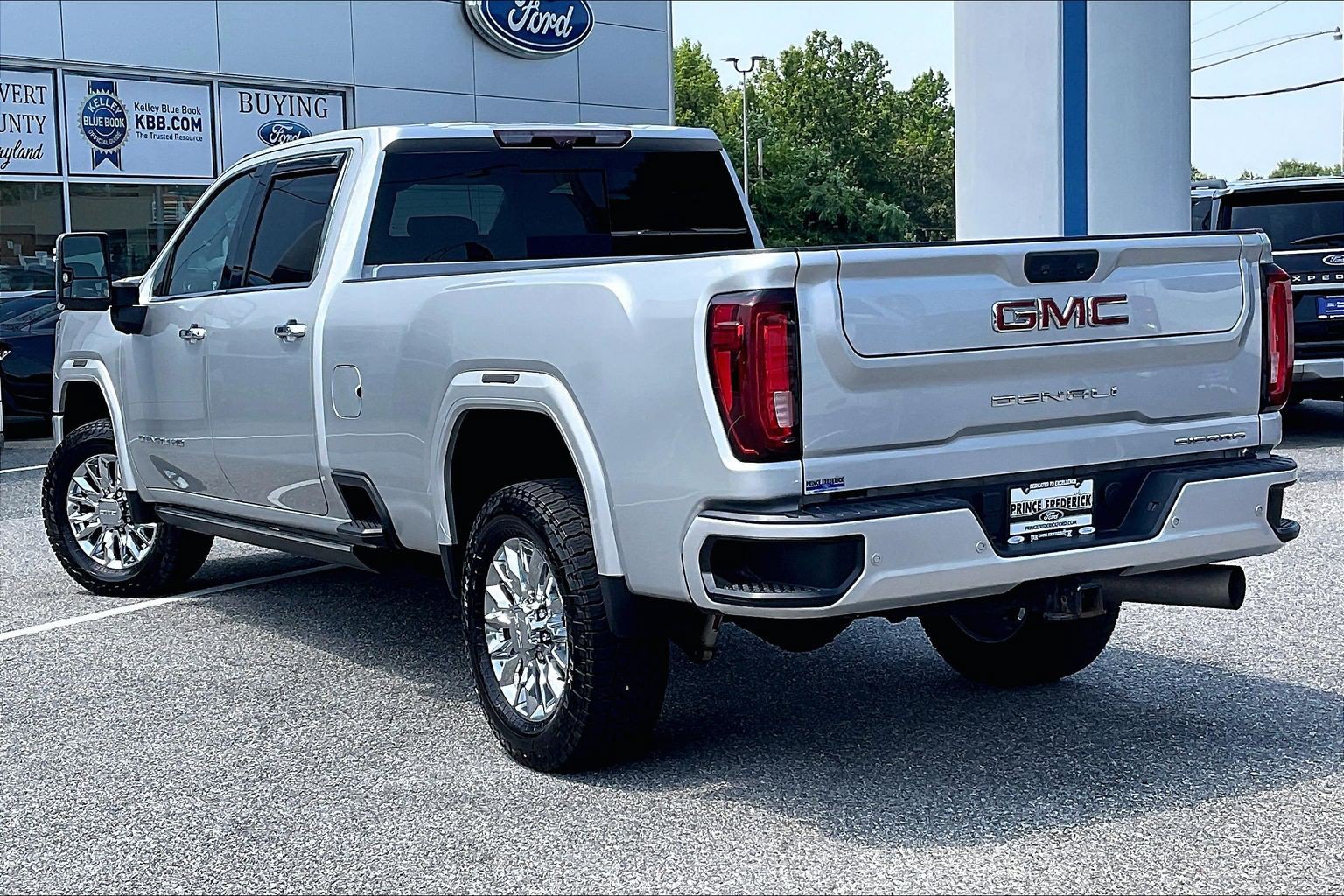 Used 2021 GMC Sierra 3500 Denali w/ Denali Ultimate Package AWD/4WD image 11