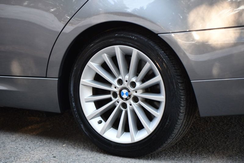 Used 2011 BMW 335i xDrive Sedan image 13