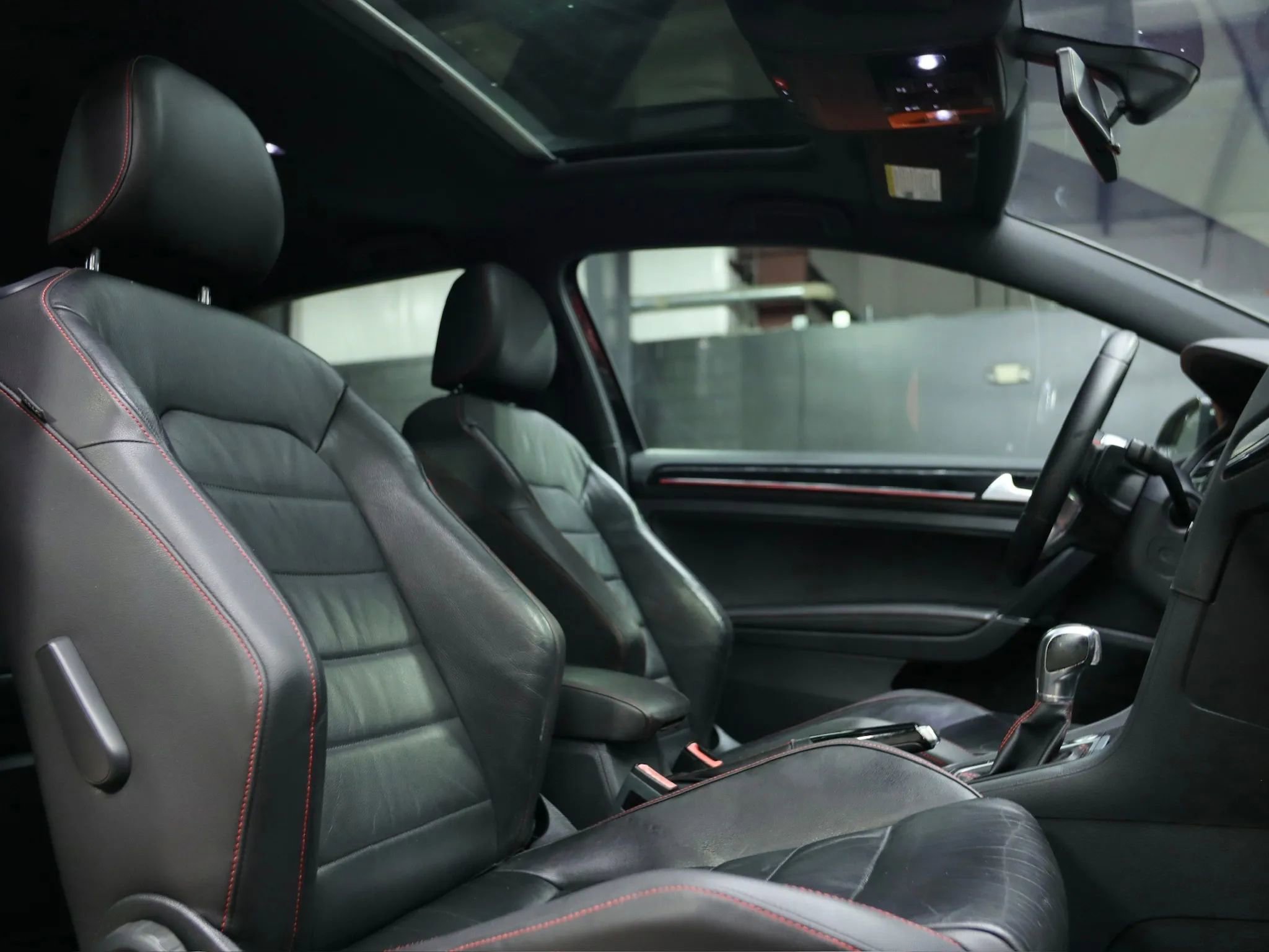 Used 2015 Volkswagen GTI SE image 23