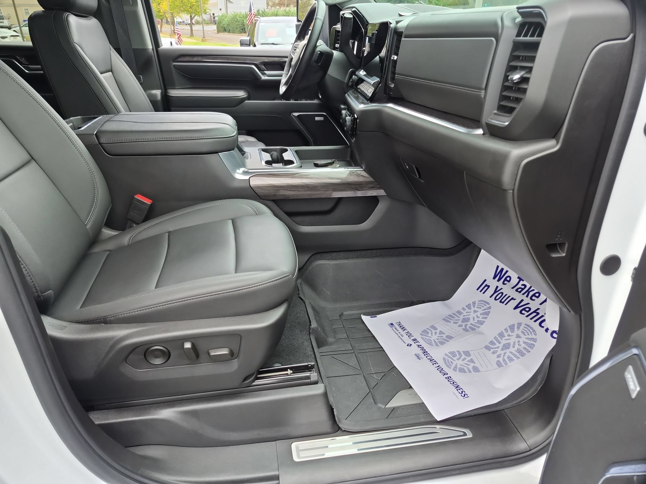 Certified 2025 Chevrolet Silverado 2500 LTZ w/ LTZ Premium Package AWD/4WD image 29