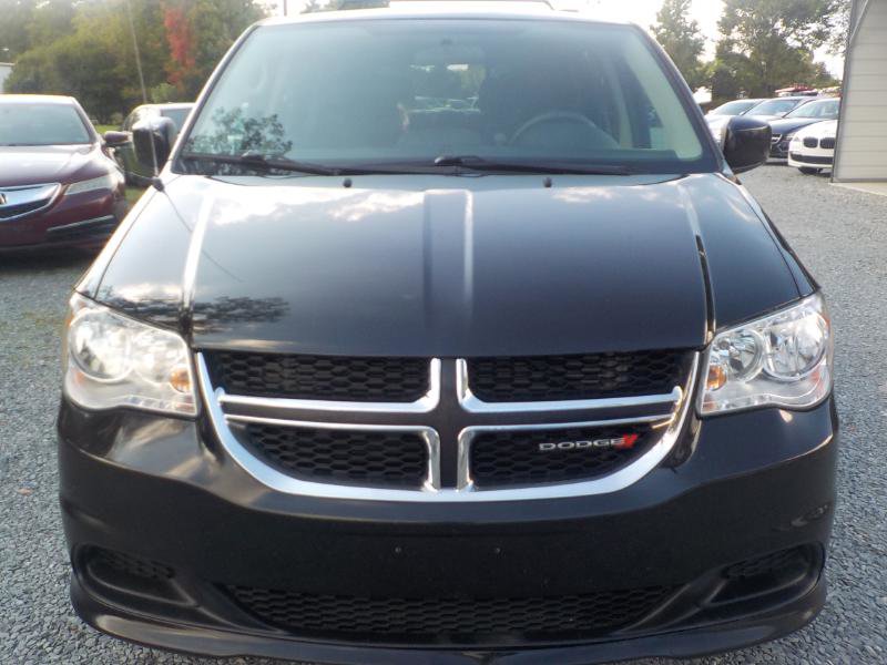 Used 2016 Dodge Grand Caravan SXT image 8