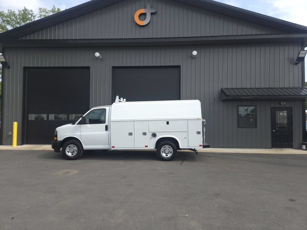 Used 2019 Chevrolet Express 3500 RWD image 22