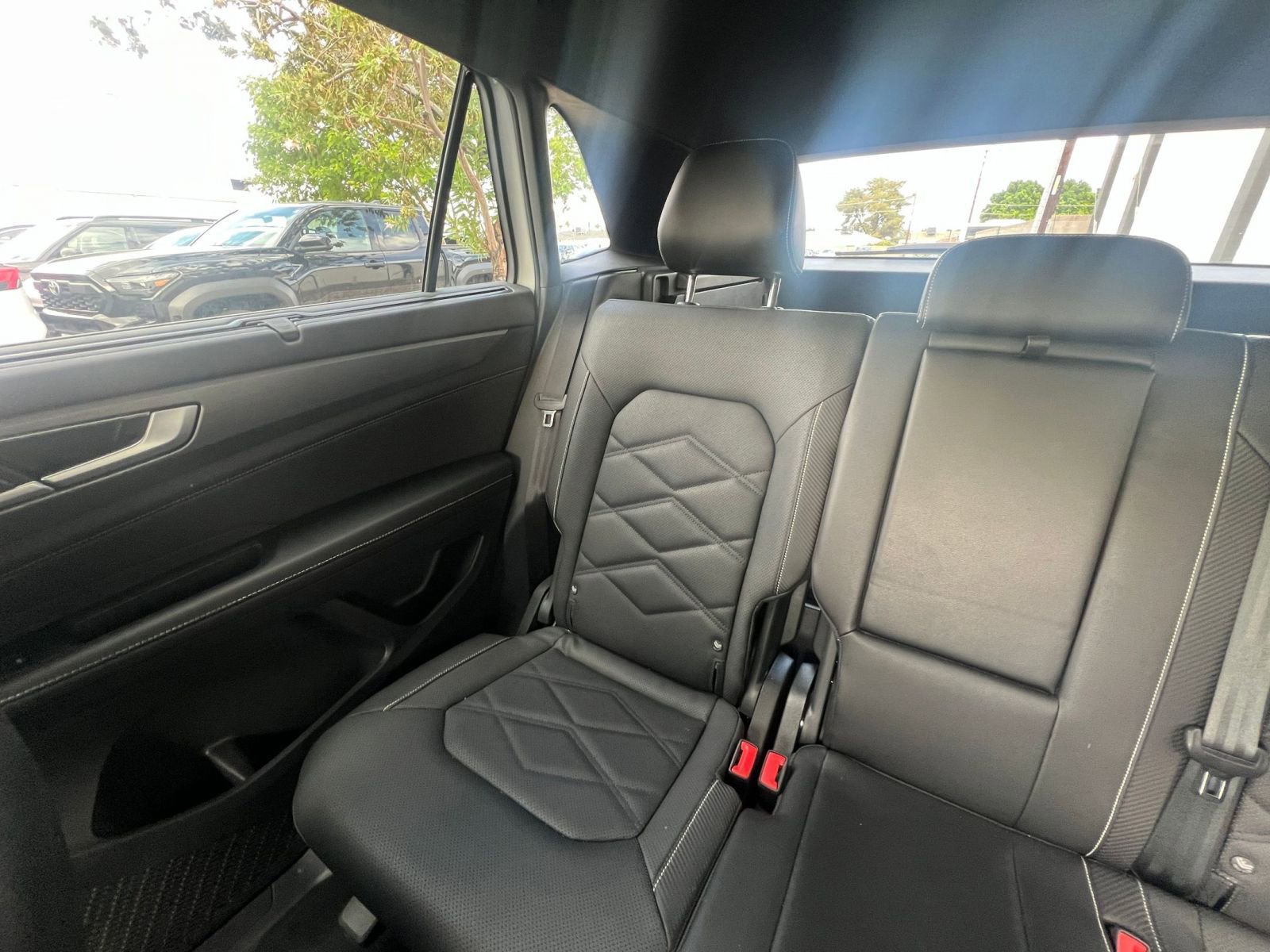 Used 2025 Volkswagen Atlas Cross Sport SE image 39