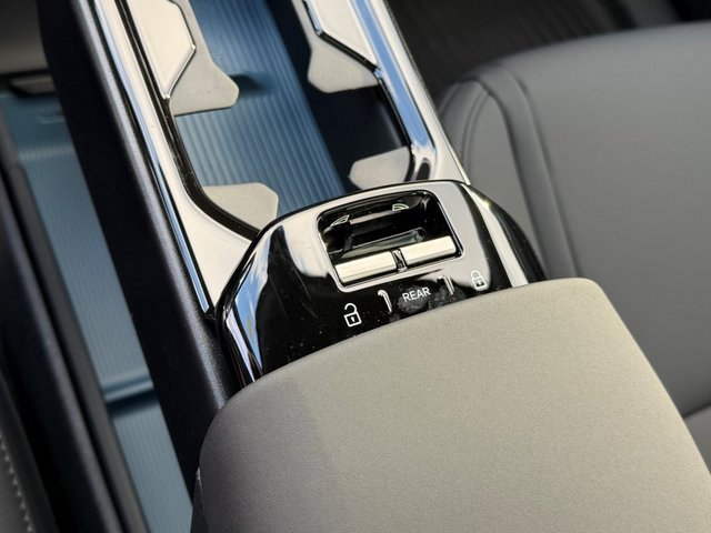 New 2026 Volvo EX30 Cross Country Ultra image 22