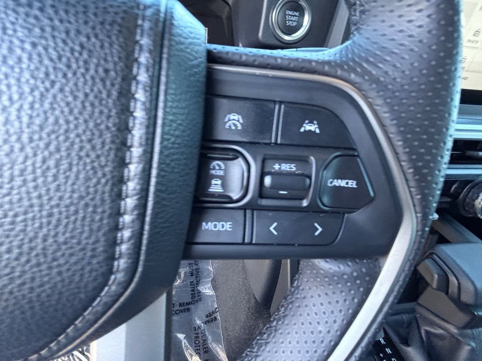 Used 2025 Toyota 4Runner SR5 AWD/4WD image 25