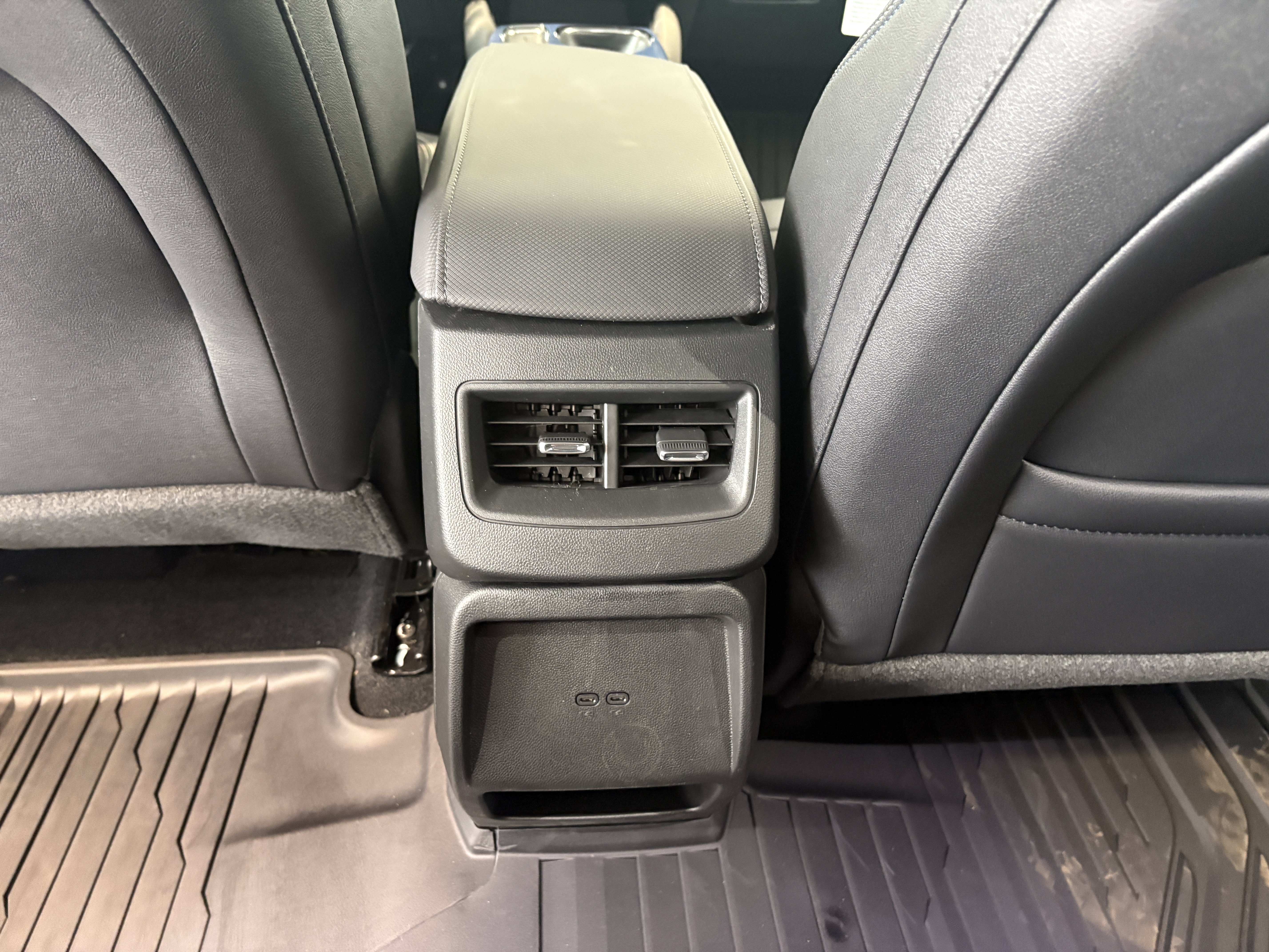 New 2026 Chevrolet Equinox EV LT w/ LPO, Blackout Package AWD/4WD image 22