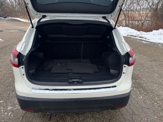 Used 2022 Nissan Rogue Sport SL w/ Premium Package image 24