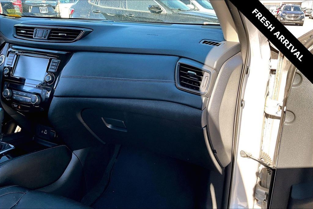 Used 2018 Nissan Rogue SL image 25