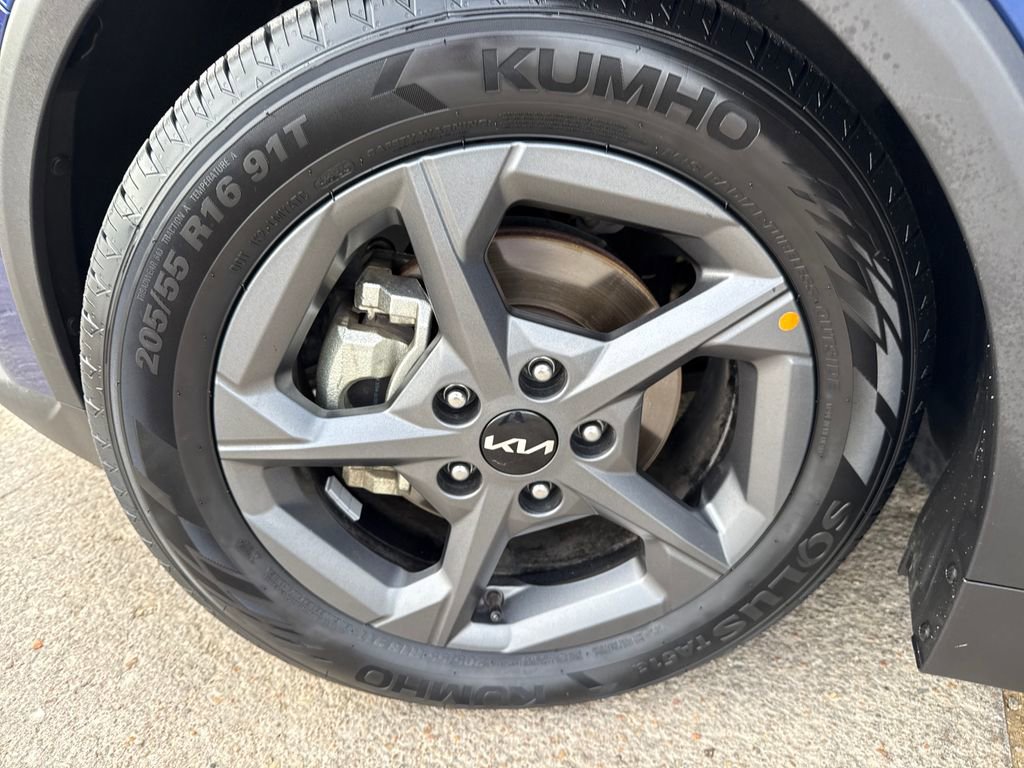 Used 2025 Kia K4 FWD image 27