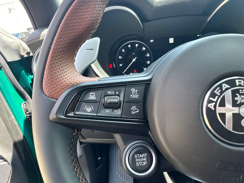 New 2025 Alfa Romeo Stelvio Sprint AWD/4WD image 36