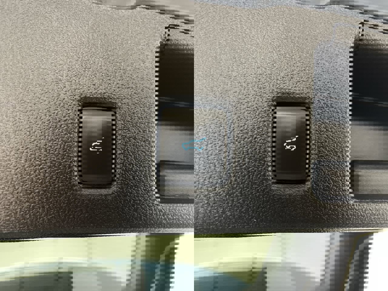 Used 2024 Ford Escape Platinum image 29