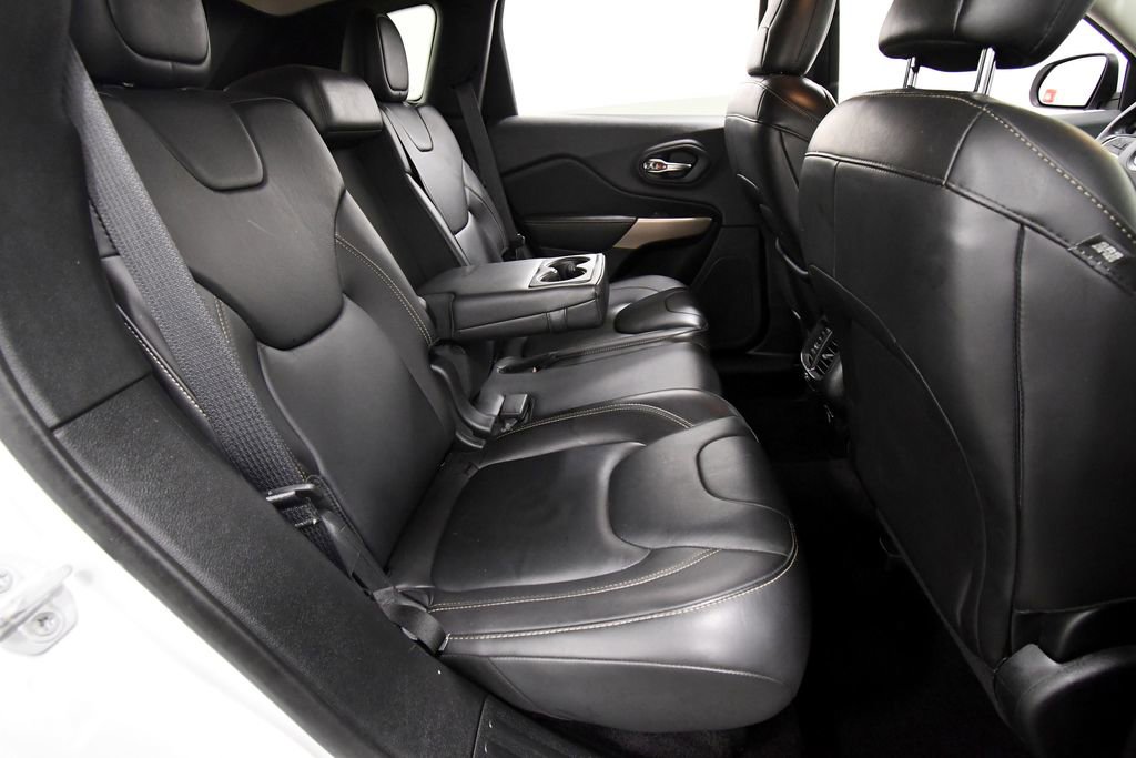 Used 2017 Jeep Cherokee Limited image 17