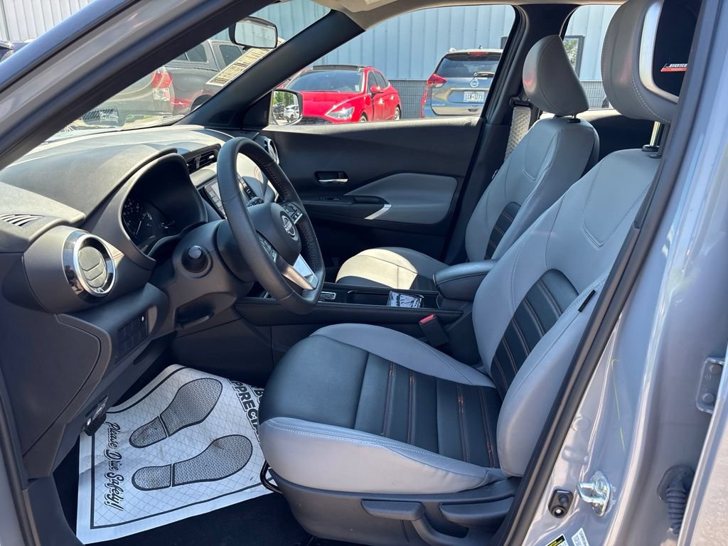 Used 2024 Nissan Kicks SR w/ SR Premium Package FWD image 11