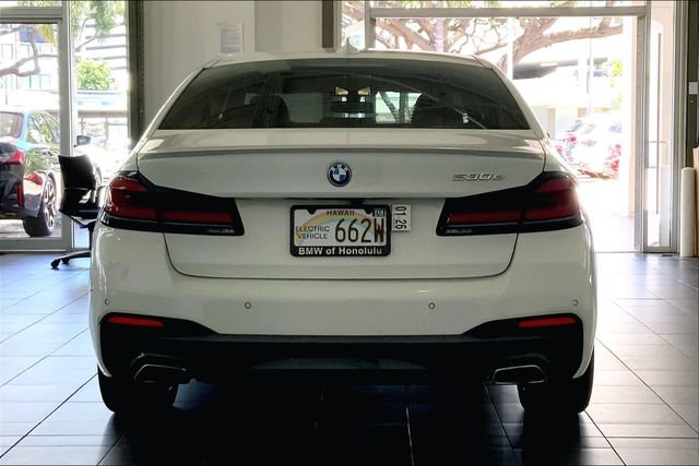 Used 2023 BMW 530e w/ M Sport Package RWD image 4