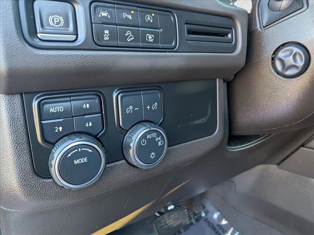 Used 2024 Chevrolet Tahoe Z71 w/ Luxury Package image 16