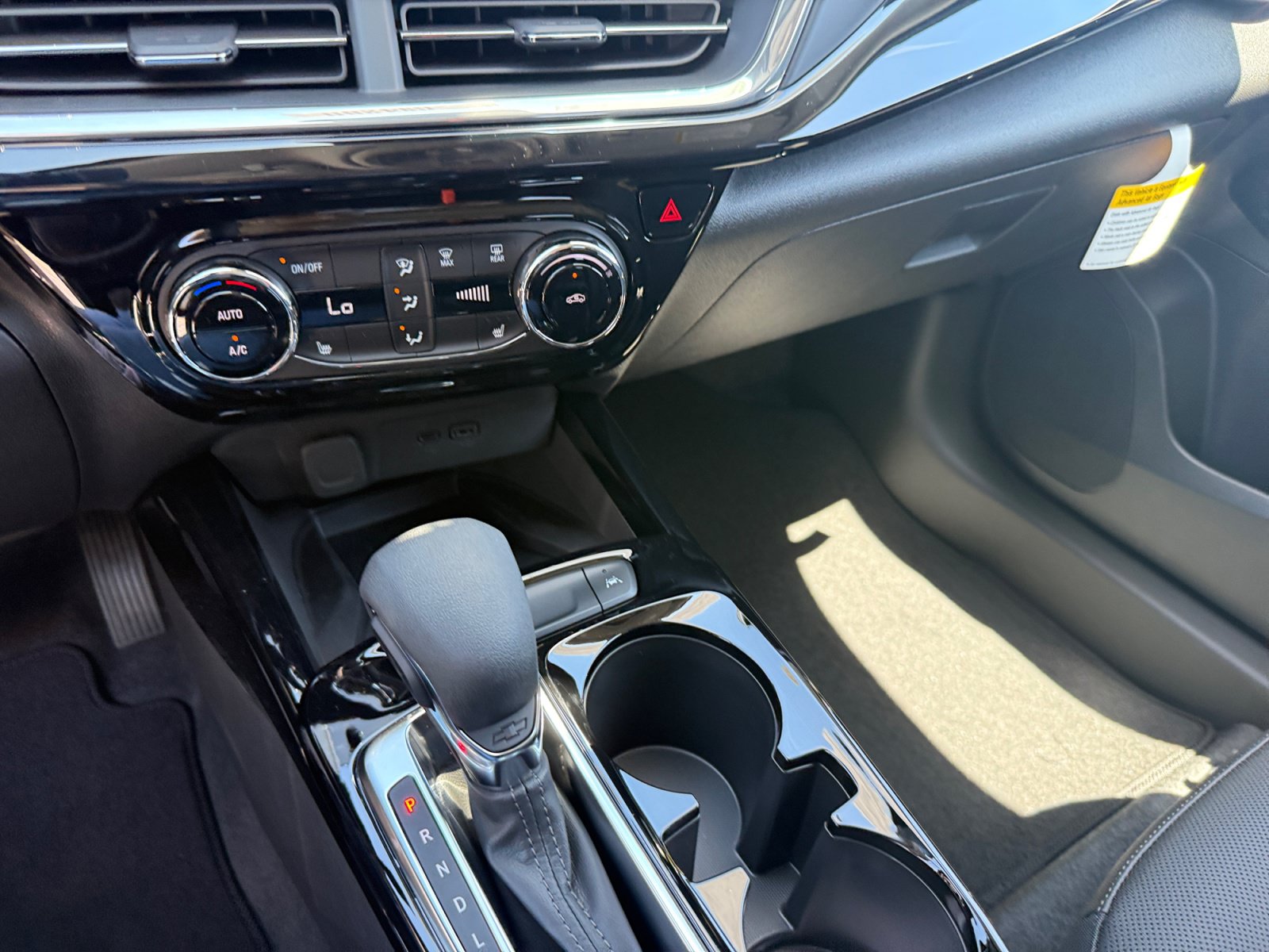 New 2026 Chevrolet Trax ACTIV w/ Sunroof Package FWD image 13