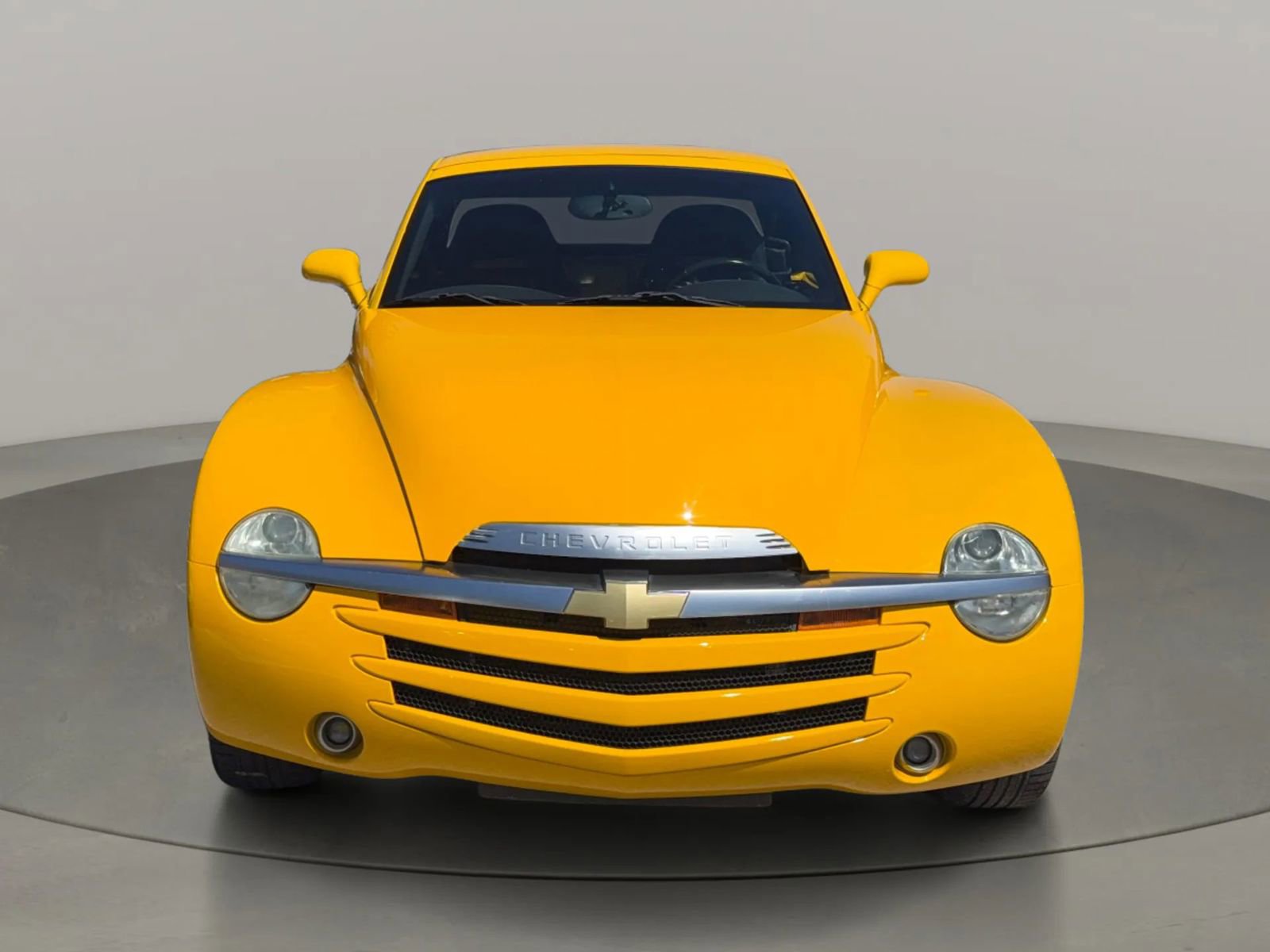 Used 2004 Chevrolet SSR w/ Preferred Equipment Group RWD image 8
