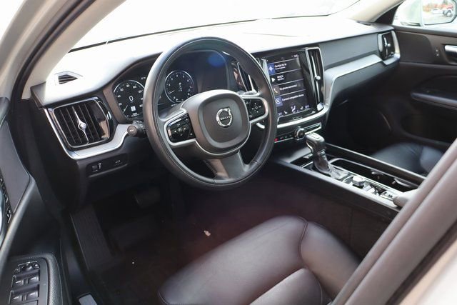 Used 2021 Volvo V60 T5 Cross Country w/ Climate Package image 11