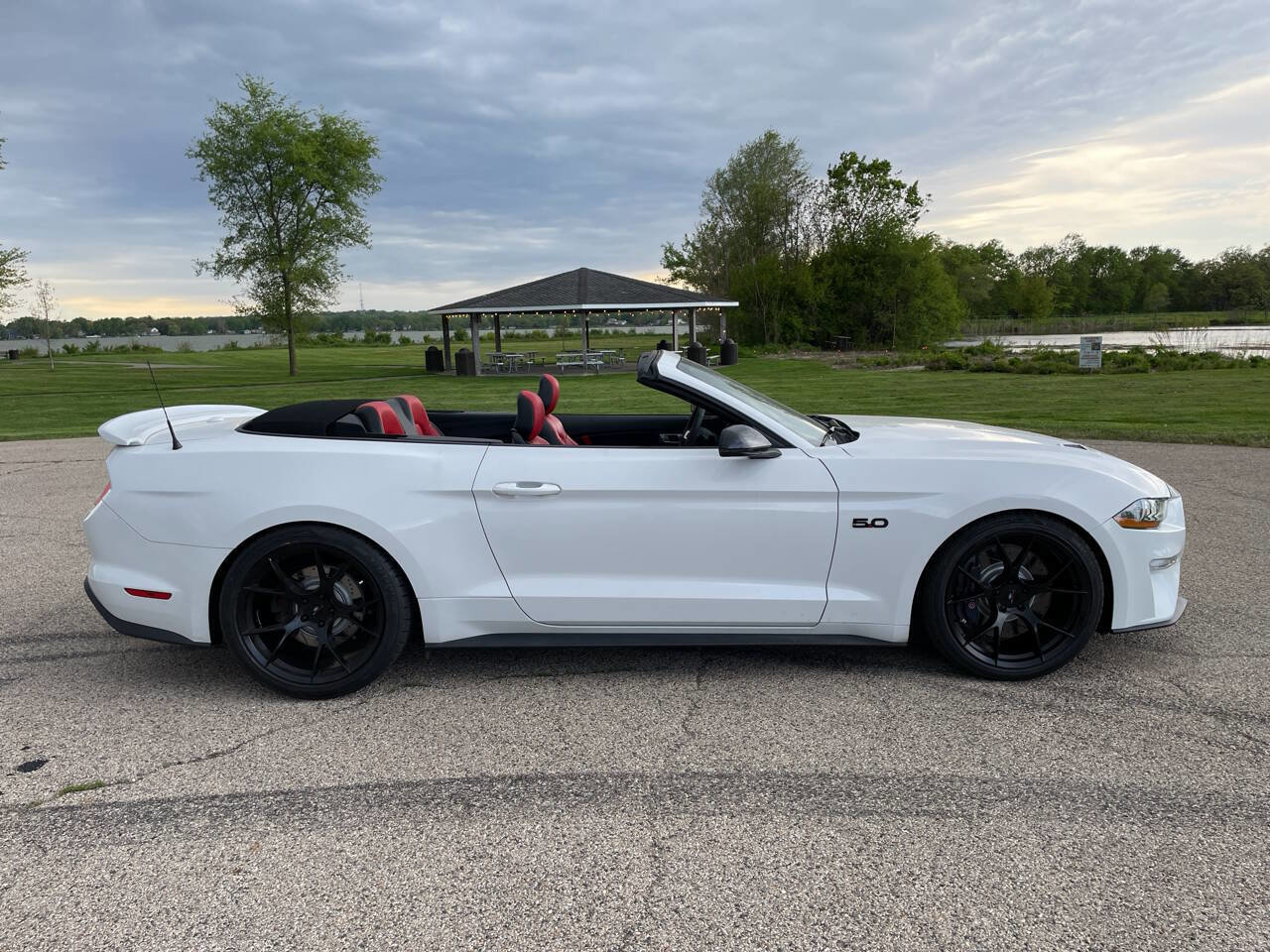 Used 2019 Ford Mustang GT Premium w/ GT Performance Package RWD image 11