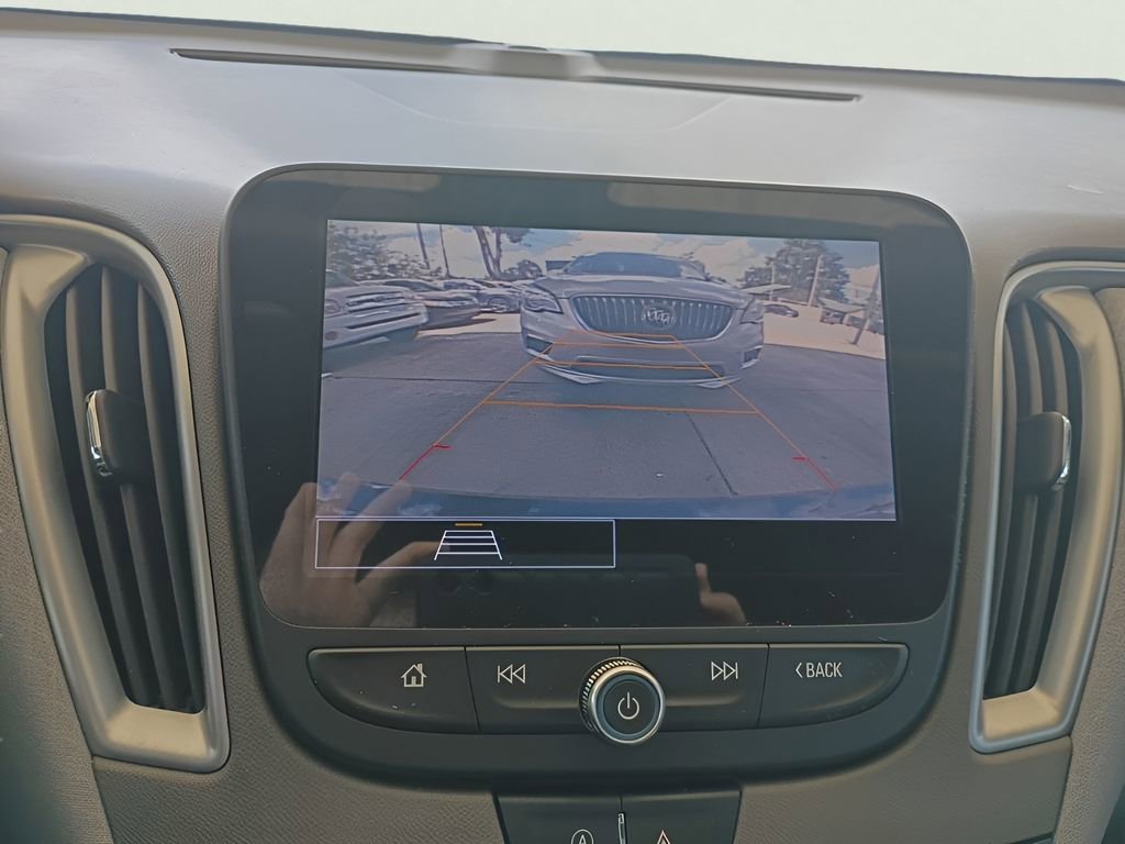 Used 2021 Chevrolet Malibu LS FWD image 5
