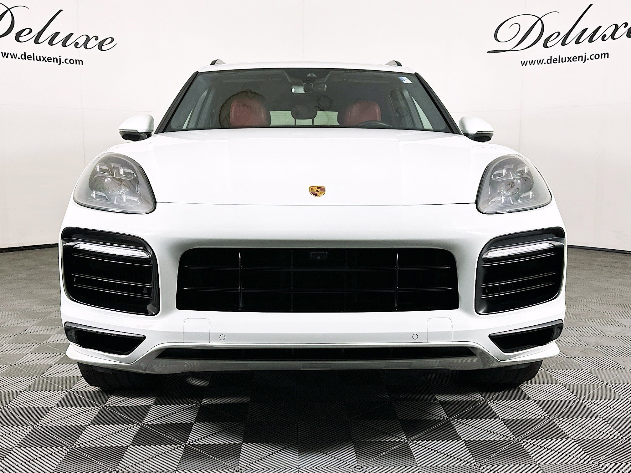 Used 2022 Porsche Cayenne GTS w/ Premium Package Plus AWD/4WD image 2