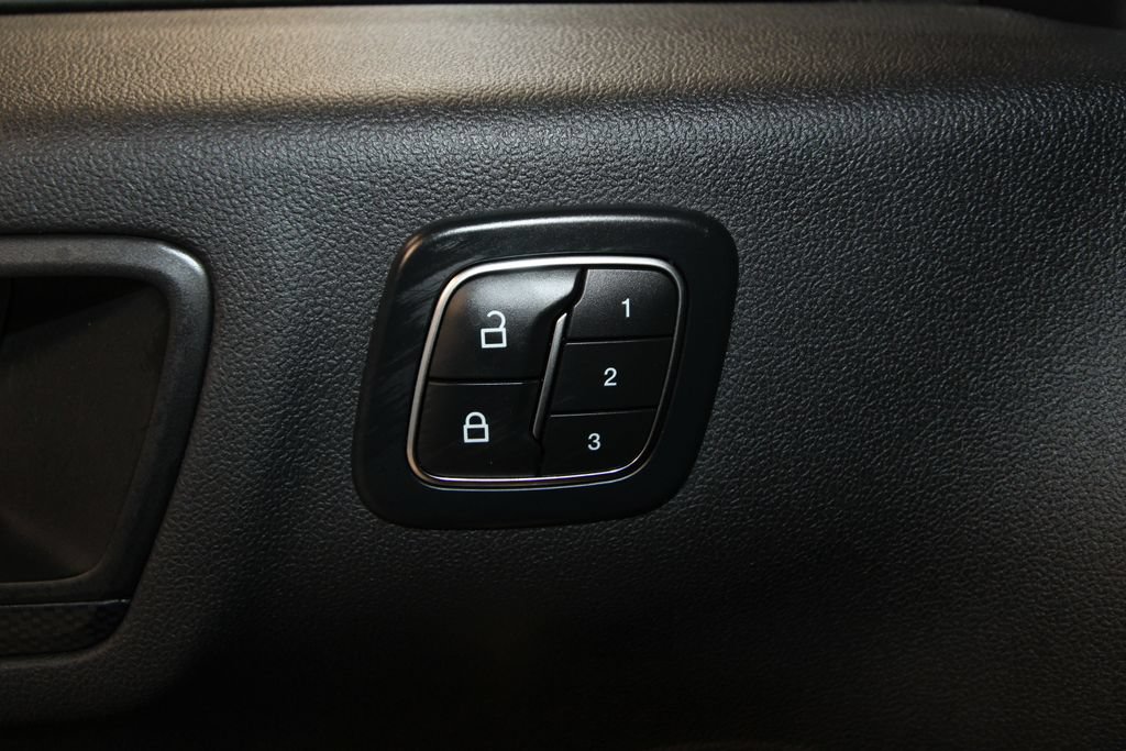 Used 2025 Ford Escape ST-Line Select w/ Tech Pack #2 AWD/4WD image 9