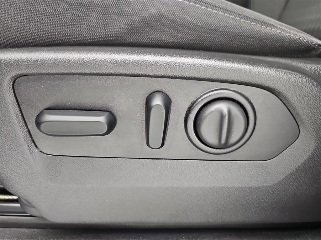 Used 2021 Chevrolet Silverado 1500 LT image 37