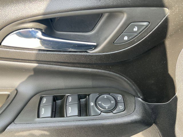 Used 2023 Chevrolet Equinox LT image 22