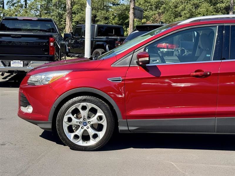 Used 2014 Ford Escape Titanium w/ Equipment Group 401A FWD image 2