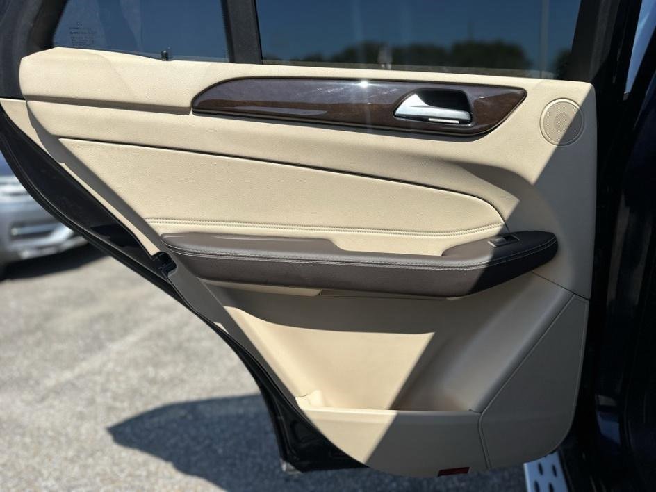 Used 2018 Mercedes-Benz GLE 350 w/ Premium 1 Package image 17