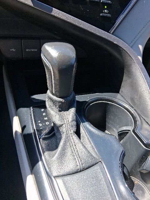 Used 2020 Toyota Camry SE w/ Carpet Mat Package FWD image 24