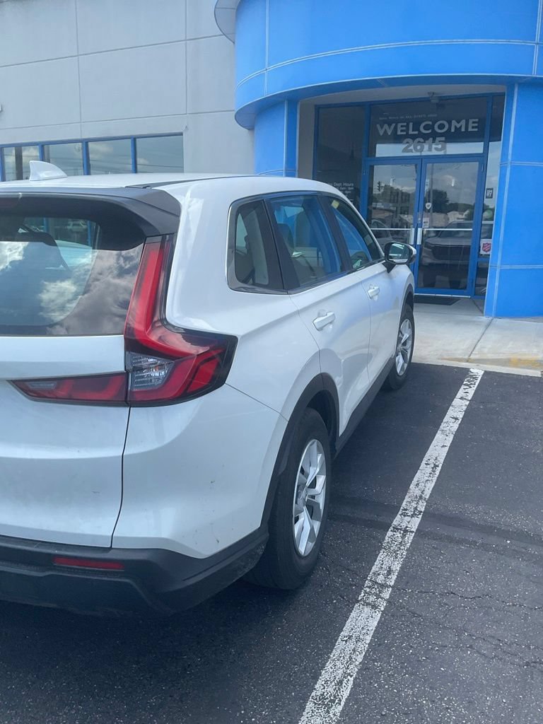 Used 2023 Honda CR-V LX image 4