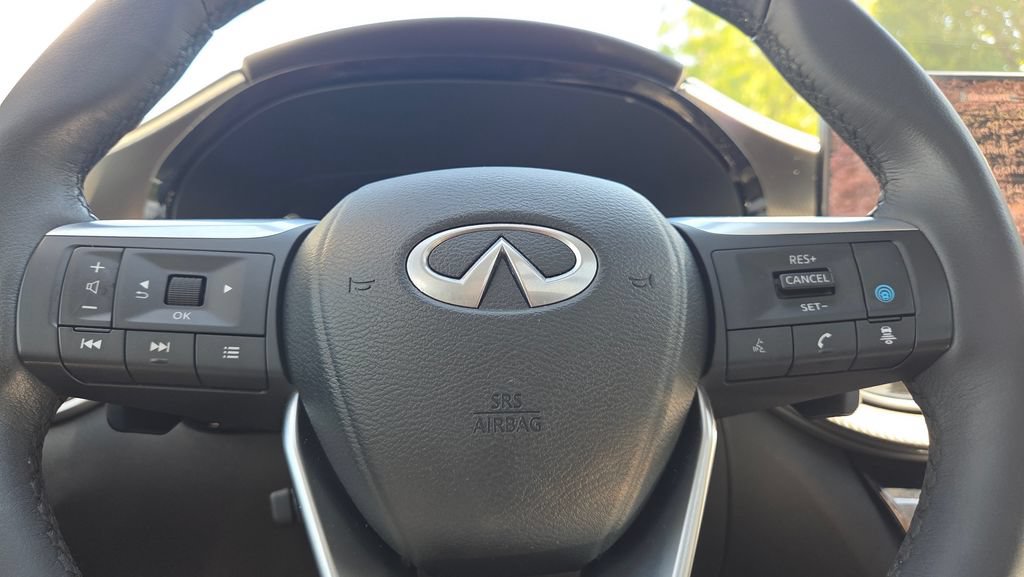 Used 2023 INFINITI QX60 Luxe w/ Cargo Package AWD/4WD image 19