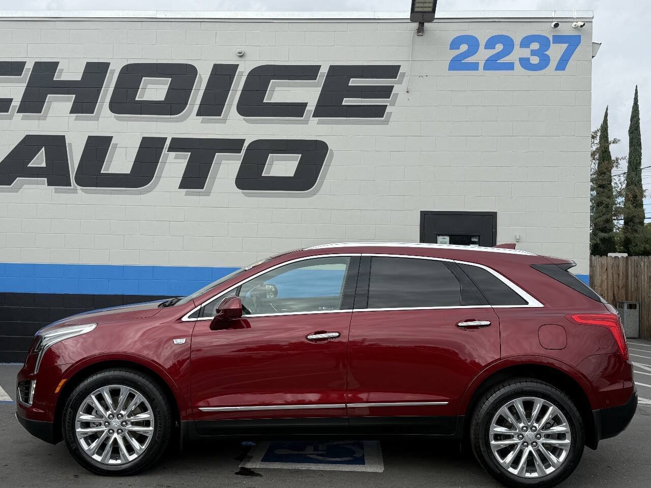 Used 2018 Cadillac XT5 Platinum w/ Driver Assist Package AWD/4WD image 28