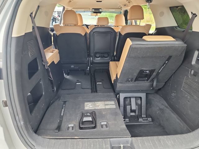 Used 2022 Kia Carnival EX FWD image 21