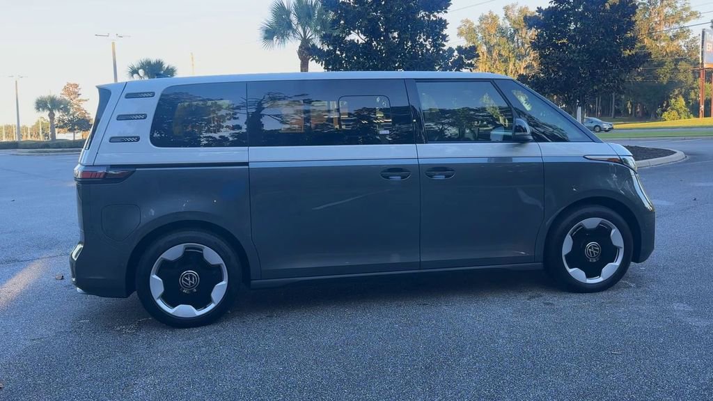 New 2025 Volkswagen ID. Buzz Pro S image 9