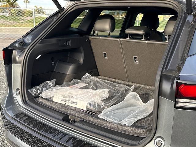 New 2026 Volkswagen Tiguan SE R-Line image 16