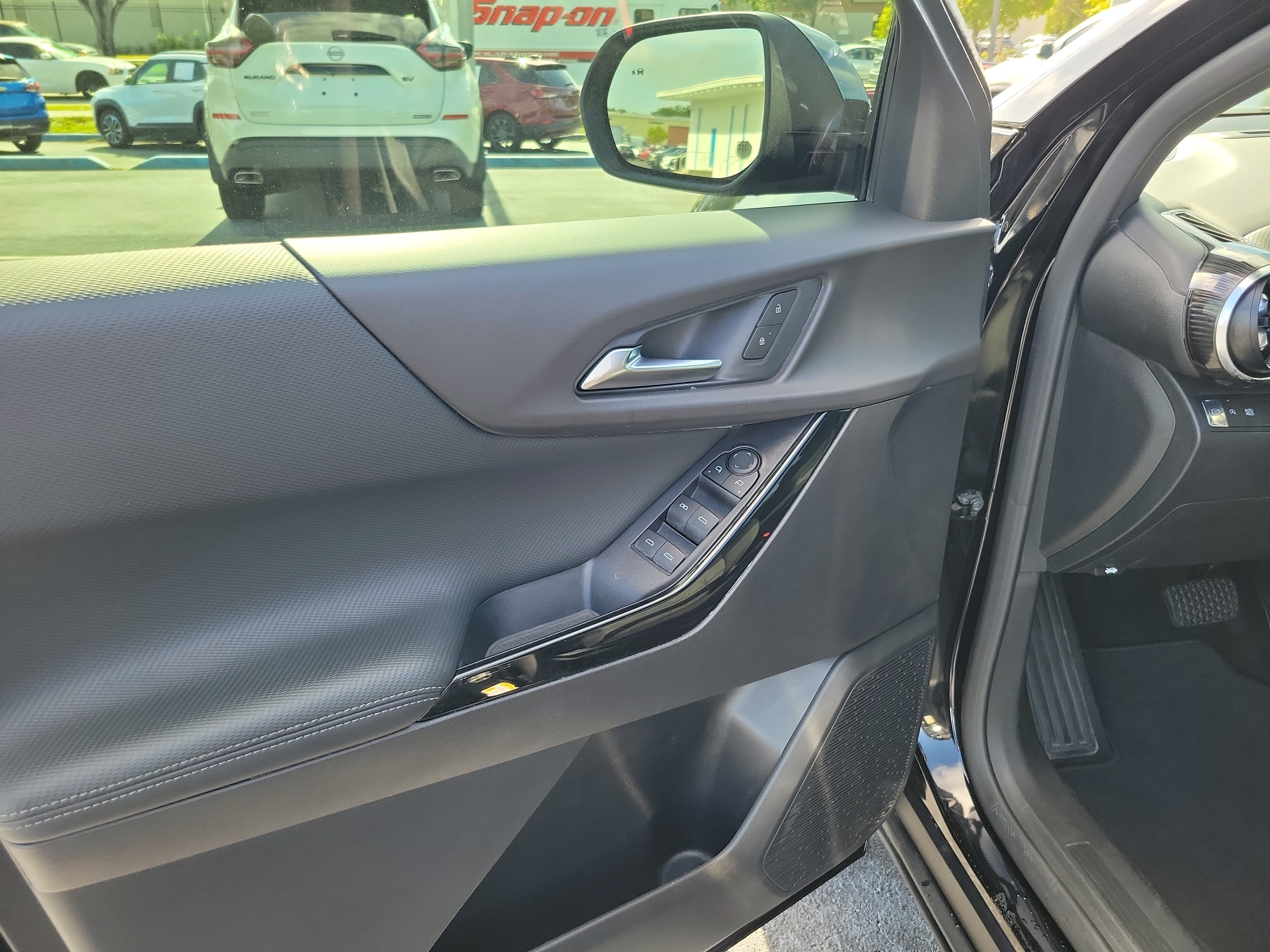 Used 2026 Chevrolet Equinox LT FWD image 16