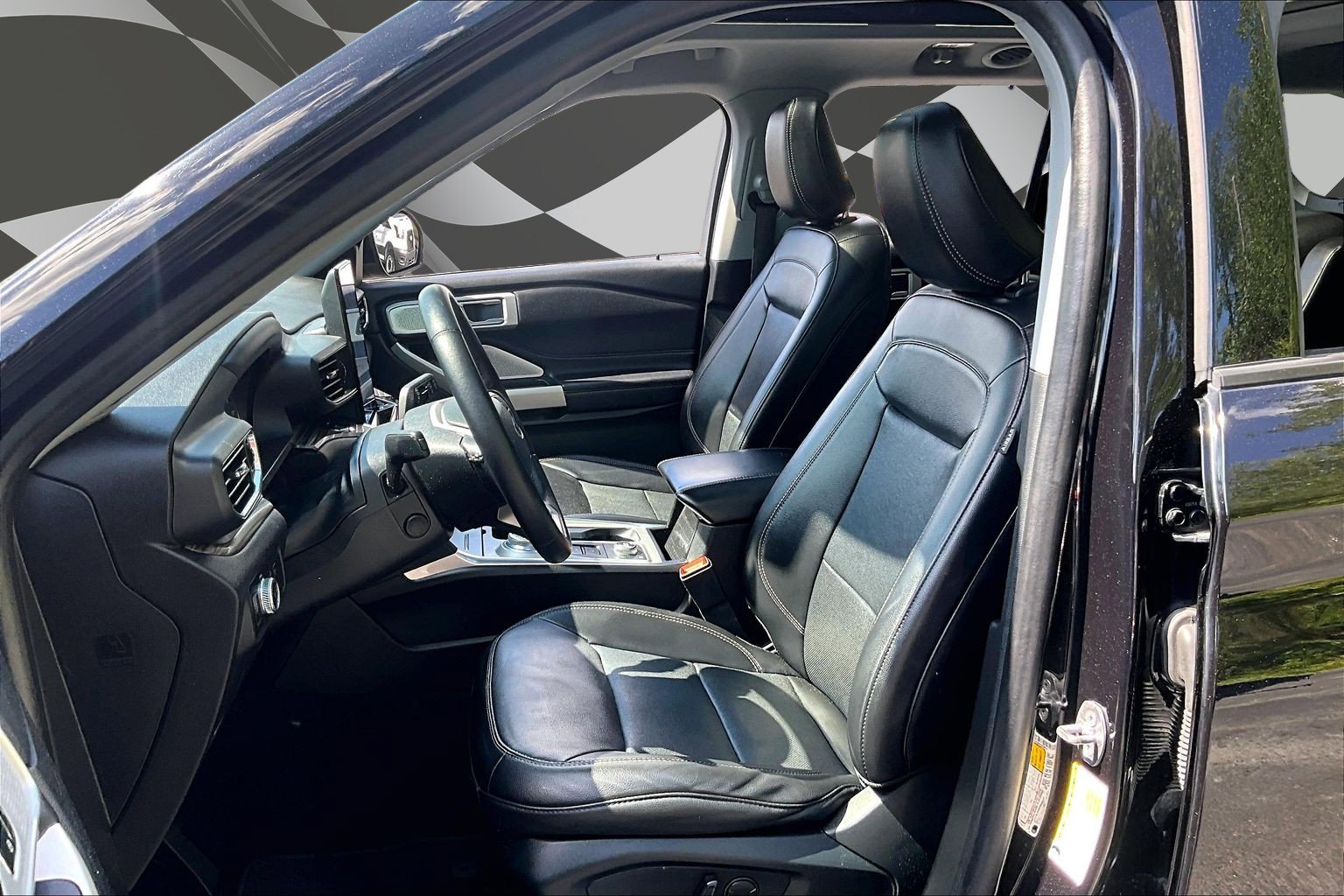 Used 2023 Ford Explorer Limited w/ Limited Technology Package AWD/4WD image 25