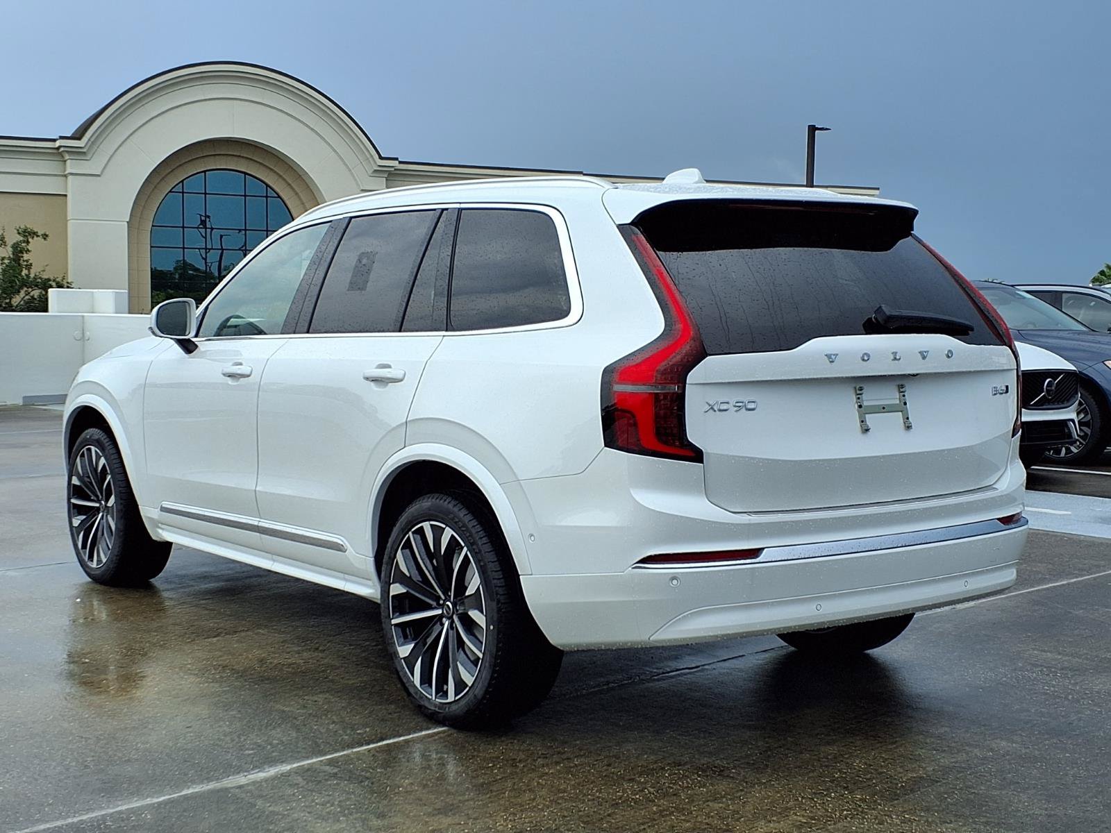 New 2026 Volvo XC90 B6 Plus w/ Protection Package Premier AWD/4WD image 5