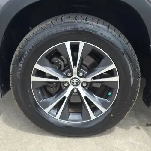 Used 2019 Toyota Highlander LE AWD/4WD image 49