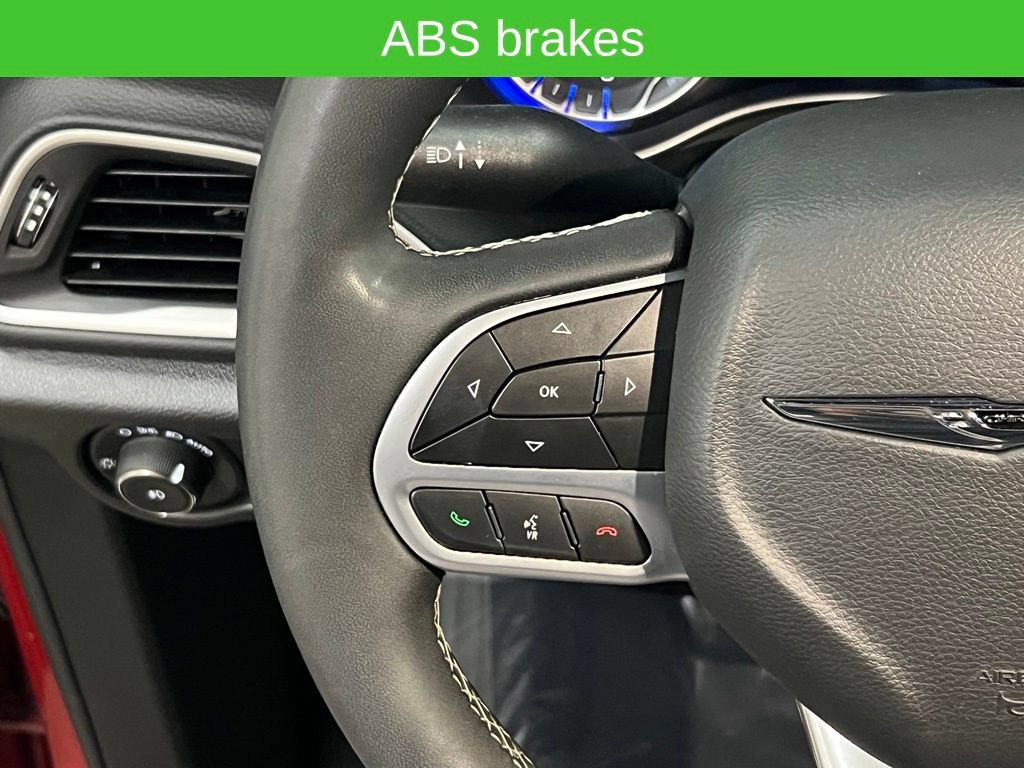 Used 2025 Chrysler Pacifica Select FWD image 18
