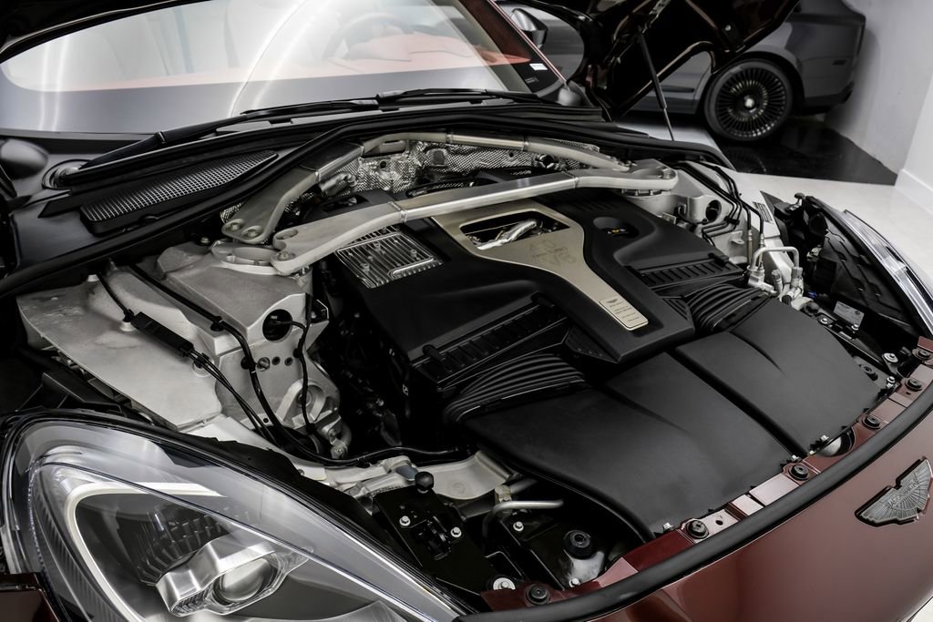 Used 2022 Aston Martin DBX AWD/4WD image 56
