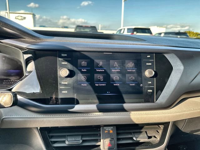 Used 2024 Volkswagen Taos SE image 20