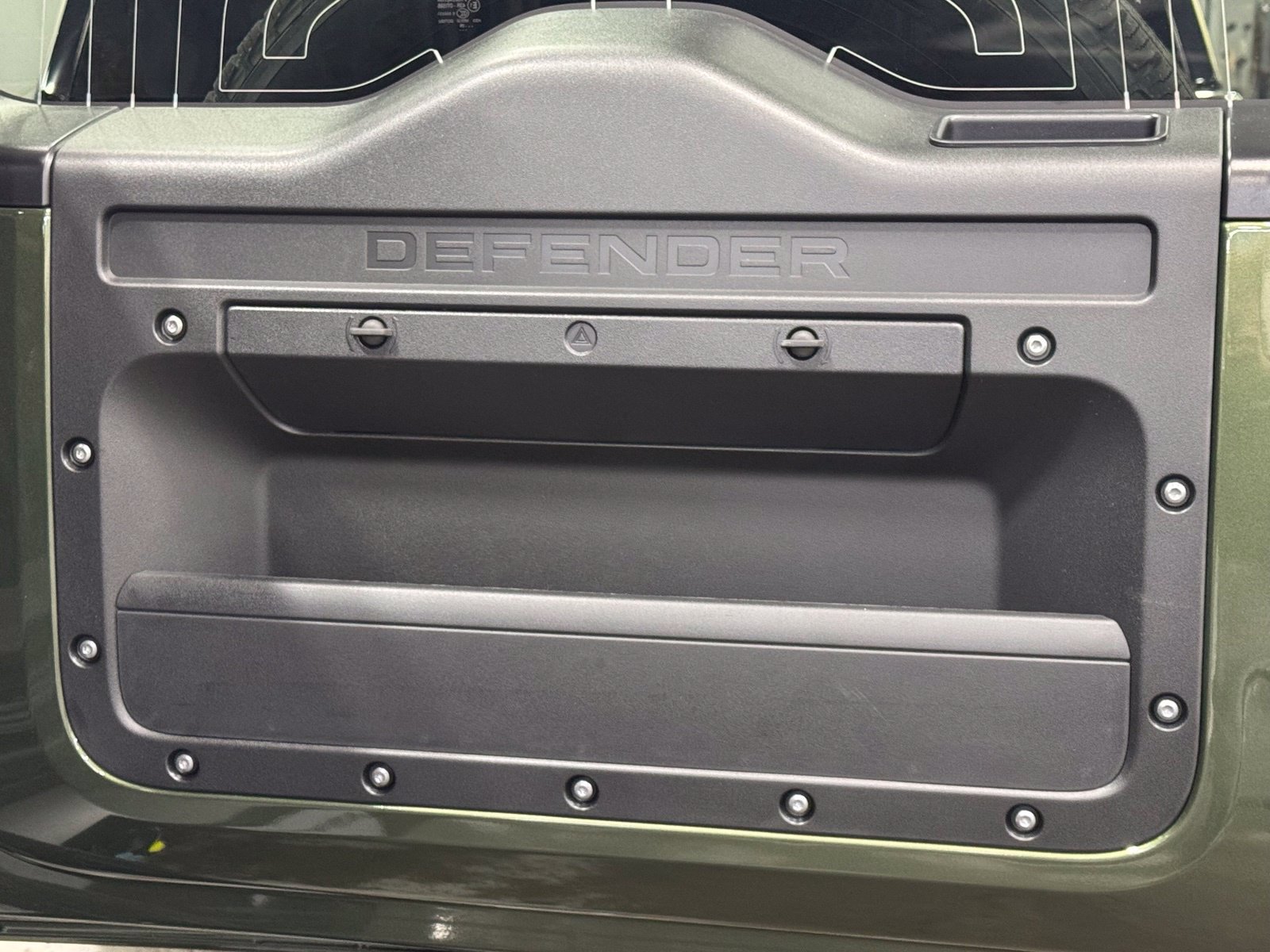 New 2026 Land Rover Defender 130 X-Dynamic SE AWD/4WD image 41